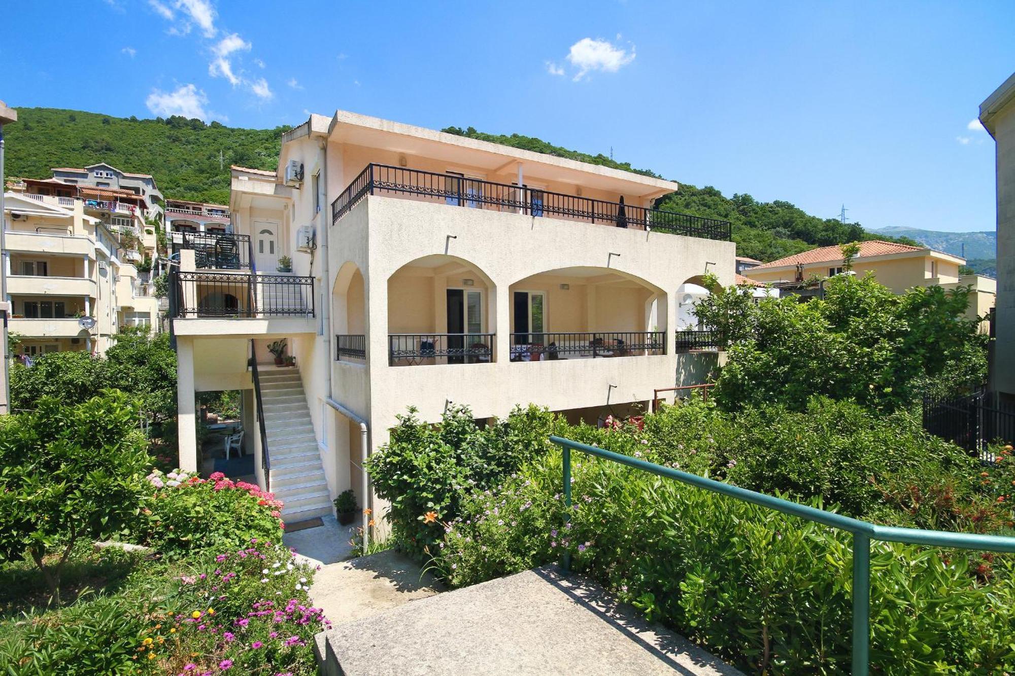 Apartments Raicevic Budva Bagian luar foto