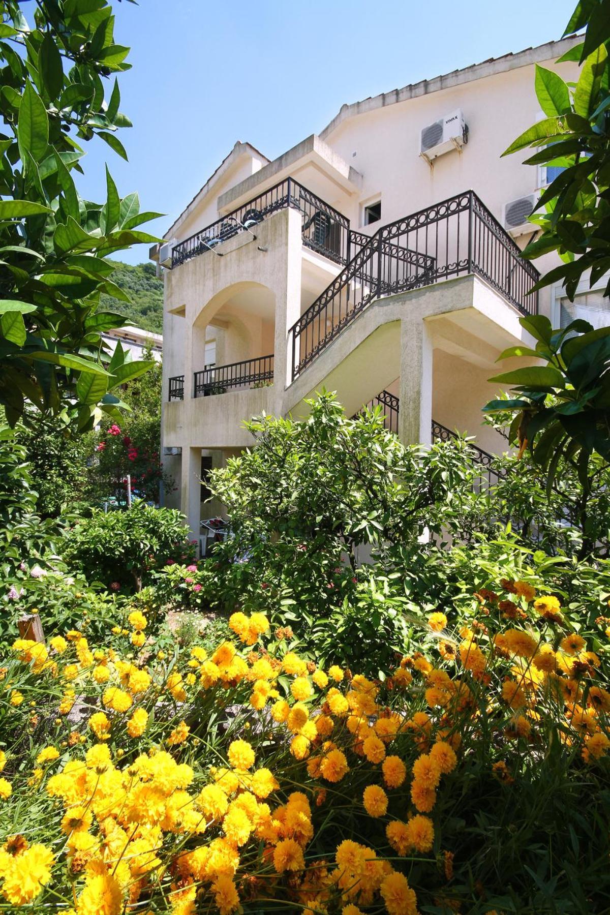 Apartments Raicevic Budva Bagian luar foto