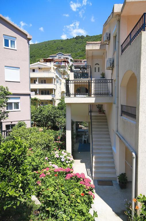 Apartments Raicevic Budva Bagian luar foto