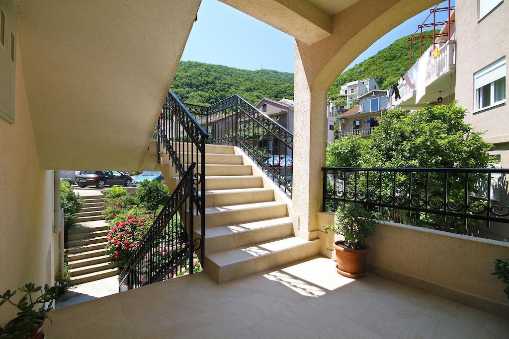 Apartments Raicevic Budva Bagian luar foto